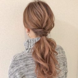 普段使いできるローポニテアレンジ♡　ヘアアレンジ　ロングヘア