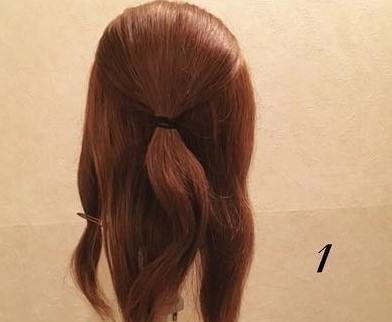 お花のヘアアクセがピッタリ♡編み下ろしアレンジ１