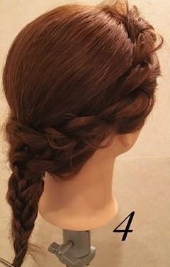 お花のヘアアクセがピッタリ♡編み下ろしアレンジ４