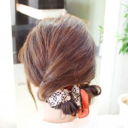 三つ編みを丸めるだけ⁉こなれのまとめ髪の作り方 ヘアアレンジ ロングヘア