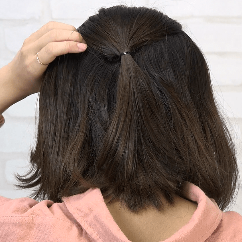 ただのハーフアップじゃつまらない くるりんぱで 2でつくるハーフアップ Meena ミーナ ヘアレシピ 頭美人