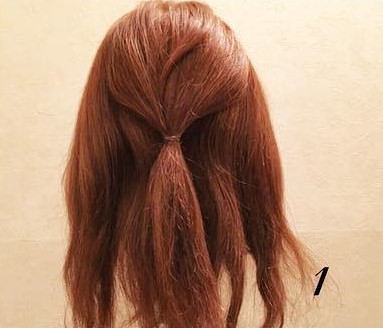 大きな三つ編みが可愛い♡長めのロングヘアの人におすすめの華やかな編み下ろしアレンジ (1)