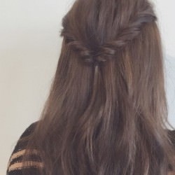ねじり&くるりんぱで簡単!ハーフアップアレンジ♪ ヘアアレンジ ミディアムヘア
