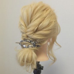 ゆるさがツボ♡ラフシニヨン　ヘアアレンジ　ロングヘア