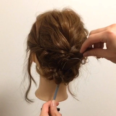 ヘアアクセが映える☆ミディアムヘアのカジュアルアップアレンジ5