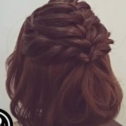 ボブヘアでも凝って見えるアレンジに☆デートにピッタリのハーフアップアレンジTOP