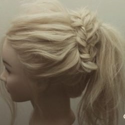 髪の毛で巻く!華やかポニーテール ヘアアレンジ ロングヘア