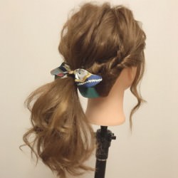 いつものポニテに+αで女子力UP♡ ヘアアレンジ ロングヘア