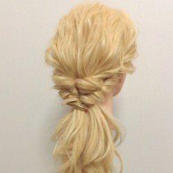 くずしがポイント☆女性らしさ全開華やかスタイル　ヘアアレンジ　ロングヘア