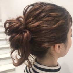 ねじって作る「進化版お団子」！　ヘアアレンジ　ロングヘア