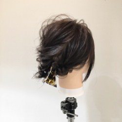 黒髪ボブの魅力を最大限に活かした、うなじがステキなアップスタイル ヘアアレンジ ショートヘア