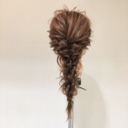 気合を入れて華やかに!立体感のある編みおろしアレンジ♡ ヘアアレンジ ロングヘア