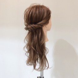 いつものハーフアップに飽きた人必見!ボリューミーで華やかなハーフアップ♡ ヘアアレンジ ロングヘア