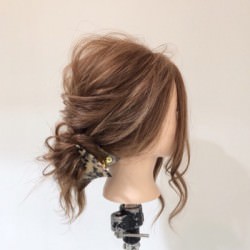くずれない☆ボリューム感満載のまとめ髪 ヘアアレンジ ミディアムヘア