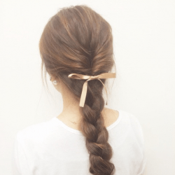 【ラプンツェル風】リボンが可愛い簡単三つ編みアレンジ　ヘアアレンジ　ロングヘア