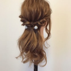 トレンドのヘアバトンを使ったハーフアップアレンジ♪　ヘアアレンジ　ロングヘア