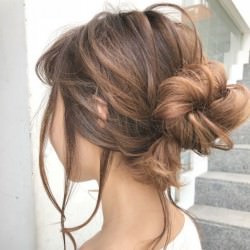 後れ毛がカワイイゆるふわまとめ髪　ヘアアレンジ　ロングヘア