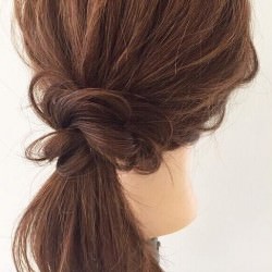 大人可愛いポニーテールアレンジ♪　ヘアアレンジ　ミディアムヘア