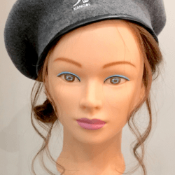 ベレー帽との相性抜群のお団子アレンジ　ヘアアレンジ　ミディアムヘア