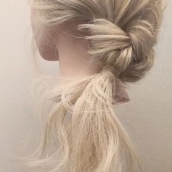 アクセ不要!簡単ノットヘアde美シルエット♪ ヘアアレンジ ロングヘア