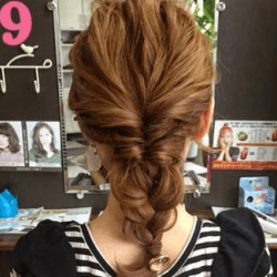 くるりんぱを一工夫!編み込み風アレンジ ヘアアレンジ ミディアムヘア
