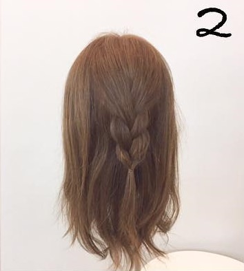 面倒くさがり屋さんにオススメ 後ろ姿美人になれるミディアムアレンジ ヘアレシピ 頭美人