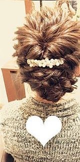 パーティーにもピッタリ！こなれ感のあるヘアアレンジ完成 