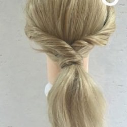 オシャレな優等生に見える！スクルーヘア♪　ヘアアレンジ　ロングヘア