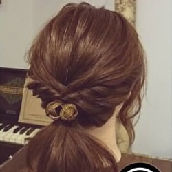 くるりんぱで一工夫♪ローポニーテール ヘアアレンジ ミディアムヘア