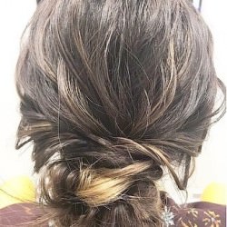 サイドを一工夫 ボリューム感の出せるおだんごヘア ヘアレシピ 頭美人 サイドを一工夫 ボリューム感の出せるおだんごヘア ヘアレシピ 頭美人