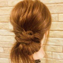 ラフ感がおしゃれ♪いつもと違うお団子アレンジ ヘアアレンジ ロングヘア