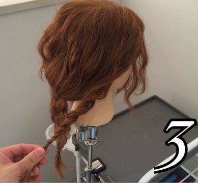 簡単アレンジ！波ウェーブを生かした華やかアップスタイル画像 3