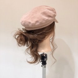 キャスケットがぐっと映えるヘアアレンジ☆ ヘアアレンジ ロングヘア