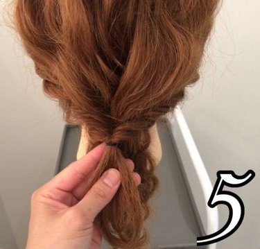 簡単アレンジ！波ウェーブを生かした華やかアップスタイル画像 5