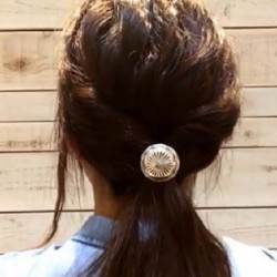 ヘアアクセサリーを付ける時にちょうどいいポニーテール♪完成