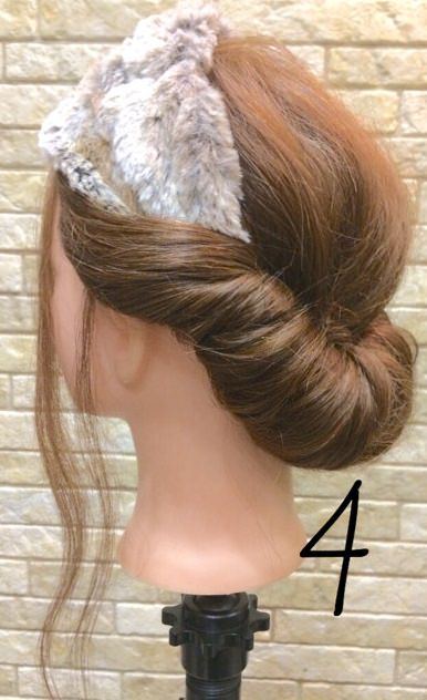 忙しい日にピッタリ♪ヘアバンドだけの簡単アレンジ4