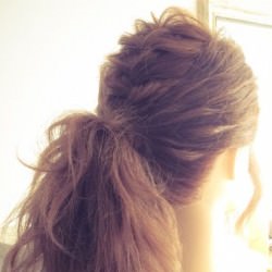 いつもと違う華やかさ!編み込み×ポニーテール ヘアアレンジ ロングヘア