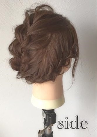 縦の編みこみで立体的に ボブのまとめ髪アレンジ ヘアレシピ 頭