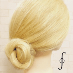 簡単クラシカルお団子アレンジ♡　ヘアアレンジ　ミディアムヘア