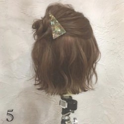 外はね ハーフアップおだんごでアクティブ女子 ボブアレンジ ヘアレシピ 頭美人