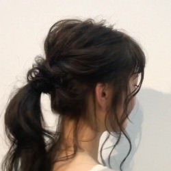 ふんわり感が女性らしい！サイドアレンジの甘めポニー♡　ヘアアレンジ　ロングヘア