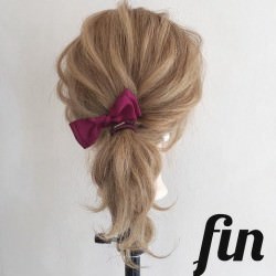数回結んでボリュームUP!進化系ローポニーテール ヘアアレンジ ミディアムヘア