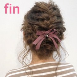 フェミニン系の服装に合う♪甘めのまとめ髪 ヘアアレンジ ロングヘア