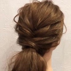 身の周りの棒でできる!?棒を使った簡単ポニーテールアレンジ ヘアアレンジ ミディアムヘア