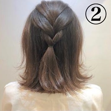 ショートヘアでも可愛くこなれ感が出せる◎三つ編みだけの簡単アレンジ2