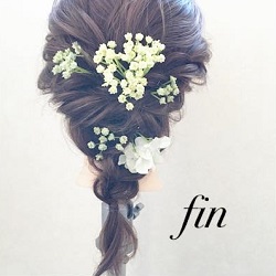 パーティーやお呼ばれに♡特別な日にぴったりの編み下ろしフラワーアレンジ ヘアアレンジ ミディアムヘア
