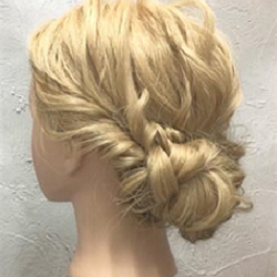 飾りがなくても華やかなまとめ髪アレンジ ヘアアレンジ ロングヘア