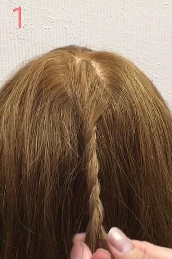 分け目を目立たせない くるりんぱを使ったハーフアップアレンジ ヘアレシピ 頭美人