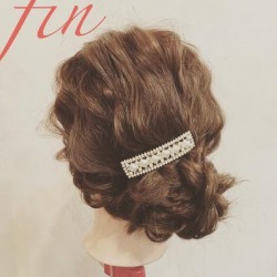 ウェディングにもぴったり♡華やかさ満点のウェーブアップアレンジ ヘアアレンジ ロングヘア