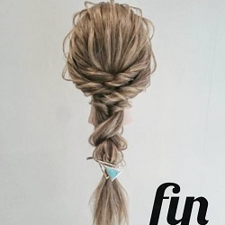 くるりんぱが出来ればOK!ちょっとの工夫で出来るおしゃれなダウンスタイル ヘアアレンジ ロングヘア